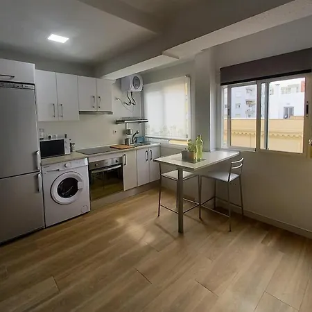 Apartman Newly Renovated 3 Minutes From The Almería